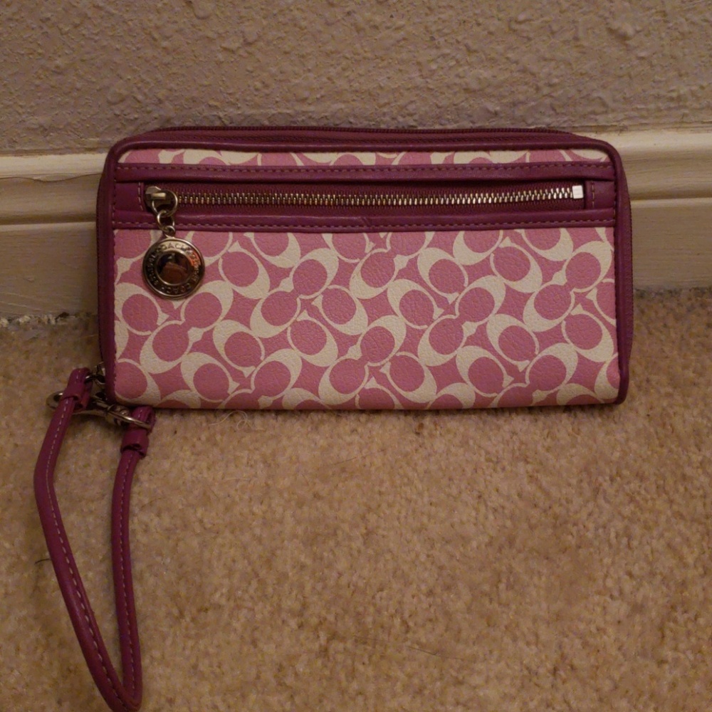Womans clutch wallet